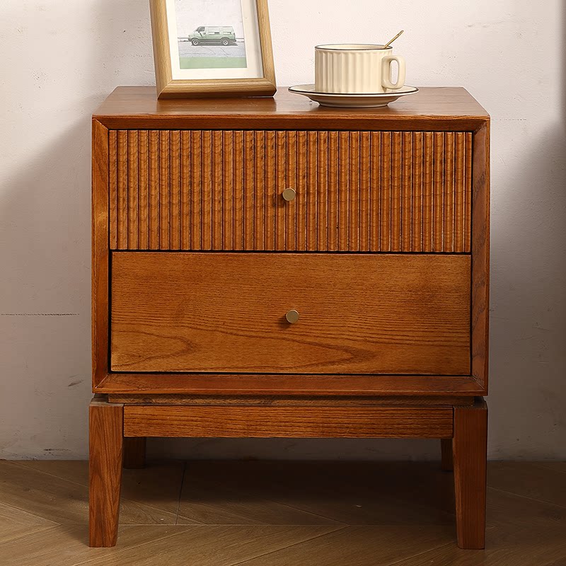 レトロな無垢材のナイトスタンド、引き出し付き収納キャビネット - Solid Wood Nightstand 2 Drawers のレビューと価格